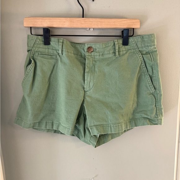 GAP Green Bermuda Shorts Soft Fabric - Picture 1 of 8